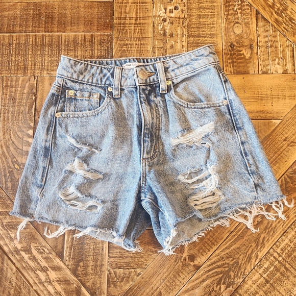 Garage Pants - Garage Denim Mom High Rise Distressed Denim Short Size 24 00